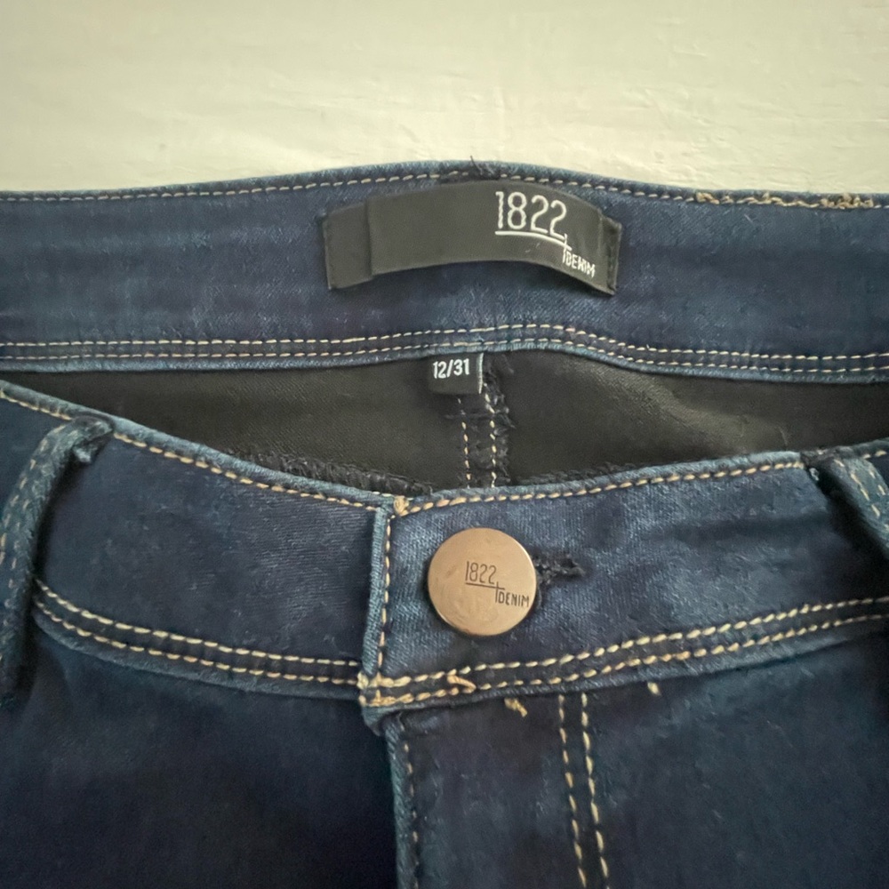 1822 Denim Dark Blue Jeans with Contrast Stitching